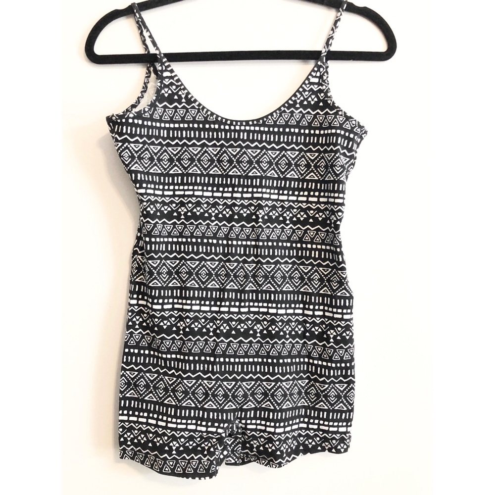 🌱2/$15 Patterned Romper